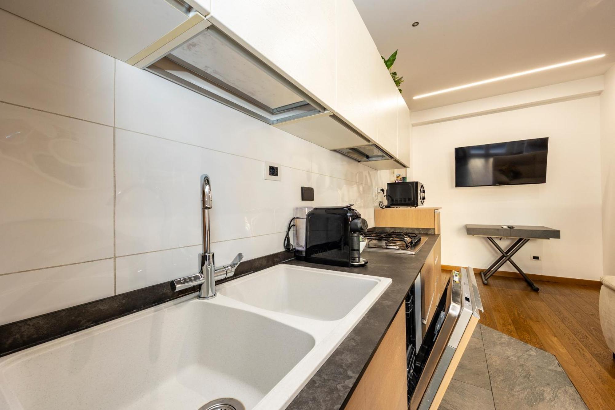 Stylish Apartment Rome Air Conditionig Wifi Tv 50 Metro 4 Minutes Away Exteriér fotografie