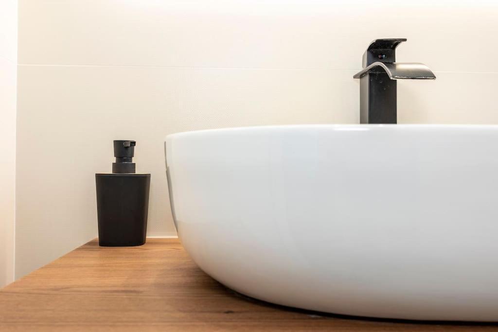 Stylish Apartment Rome Air Conditionig Wifi Tv 50 Metro 4 Minutes Away Exteriér fotografie