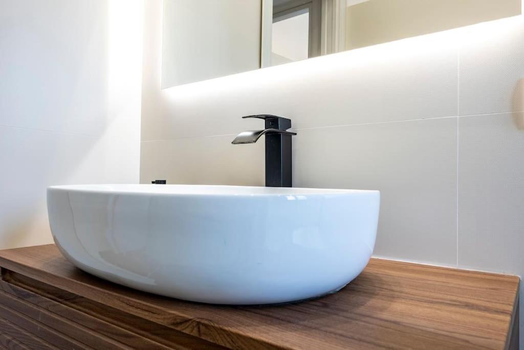 Stylish Apartment Rome Air Conditionig Wifi Tv 50 Metro 4 Minutes Away Exteriér fotografie